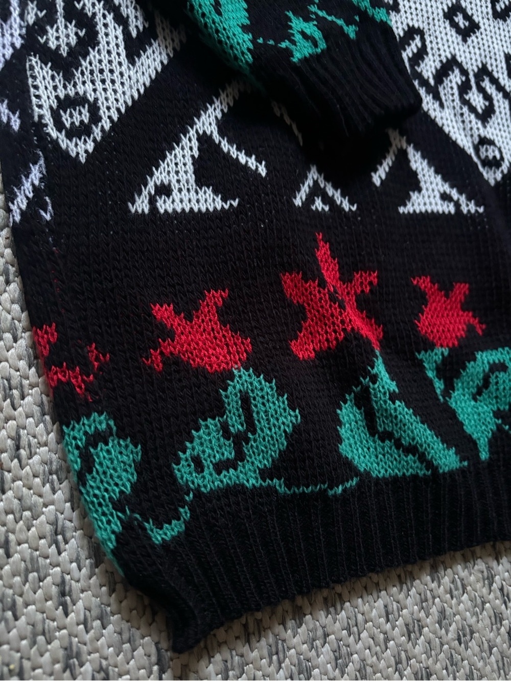 Vintage United Sweaters of America Black Knit Floral Geometric Sweater - Picture 10 of 11